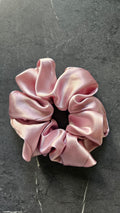 Grey rose spalvos puri plaukų gumelė 100% Mulberry, 6A