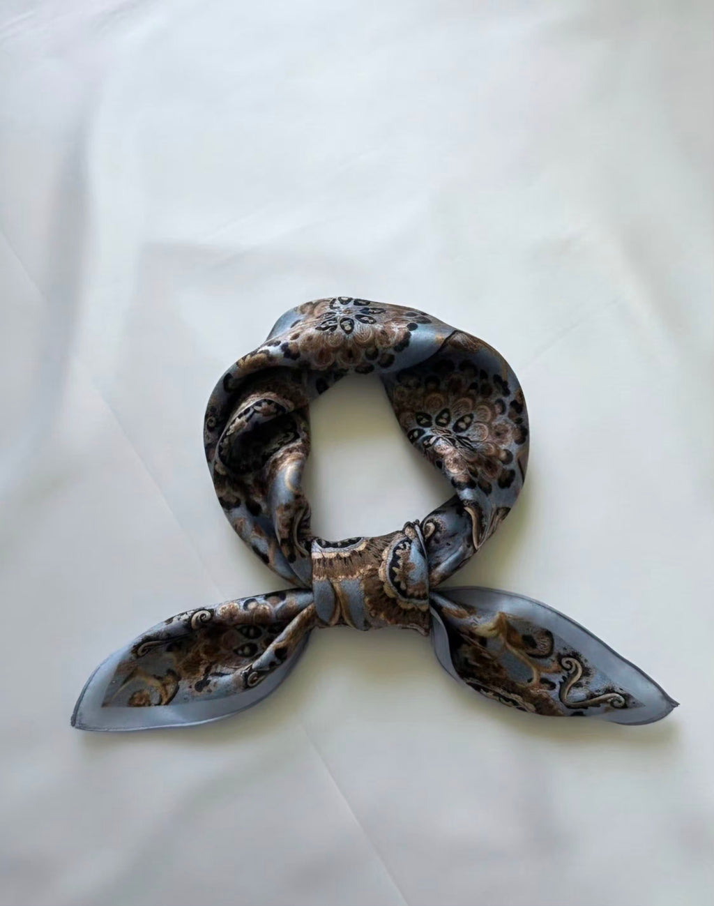 Elegantiška 100% Mulberry šilko skarelė "Mėlyna" 53x53 cm| Shilkini